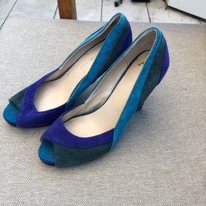 Bandolino playful pumps - peacock colors!